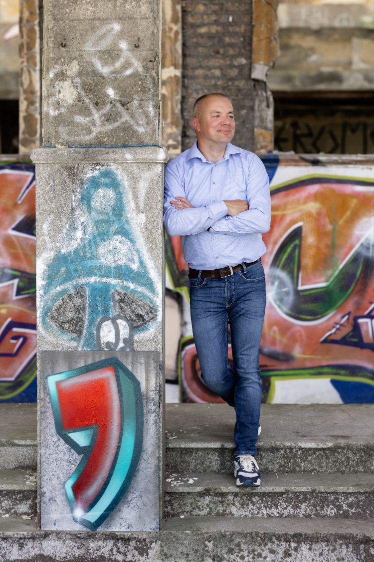 Teus van Essen van Teus' Advies maakt wijzigingen van het omgevingsplan en helpt met de procedurebegeleiding landelijk en gemeentelijk